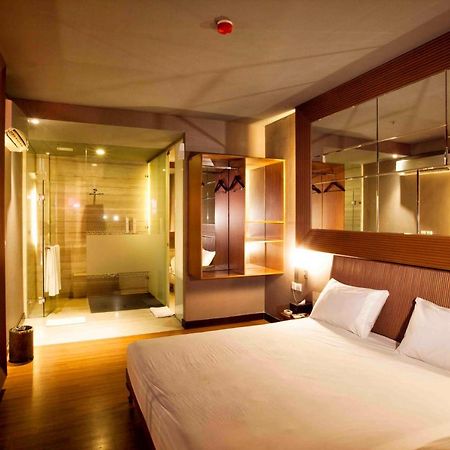 108 Hotel By Him Jakarta Exterior photo