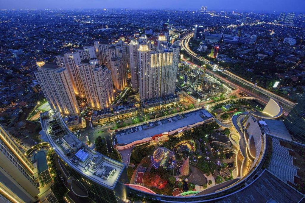 108 Hotel By Him Jakarta Exterior photo