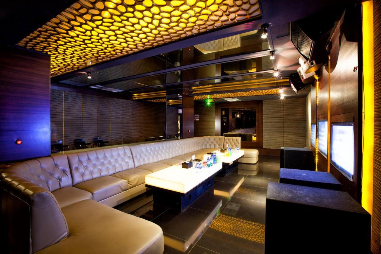 108 Hotel By Him Jakarta Exterior photo