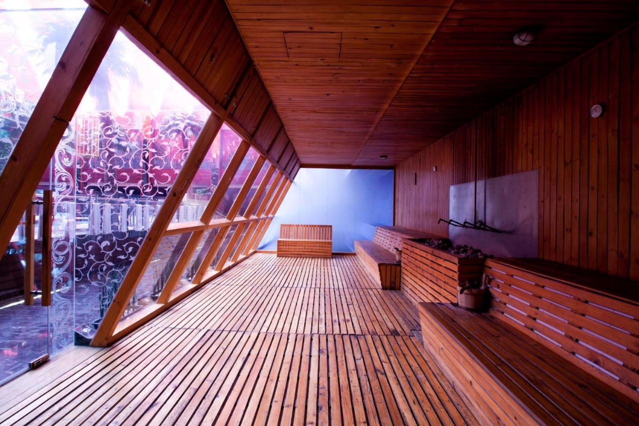 108 Hotel By Him Jakarta Exterior photo