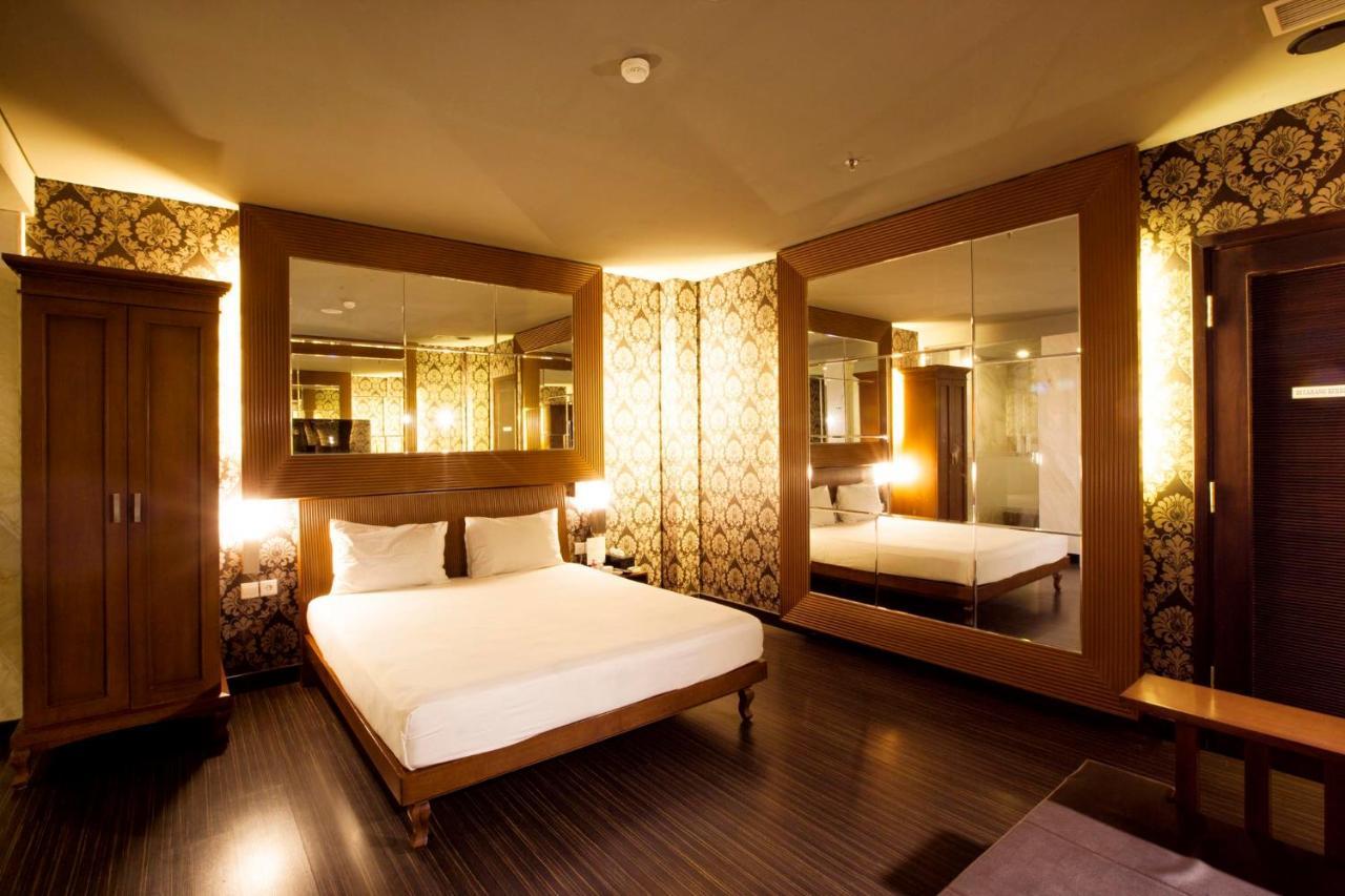 108 Hotel By Him Jakarta Exterior photo