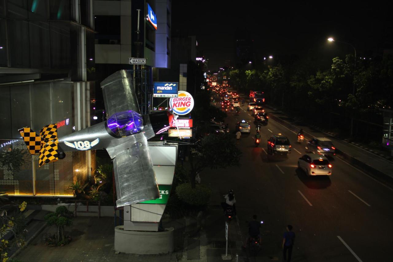 108 Hotel By Him Jakarta Exterior photo