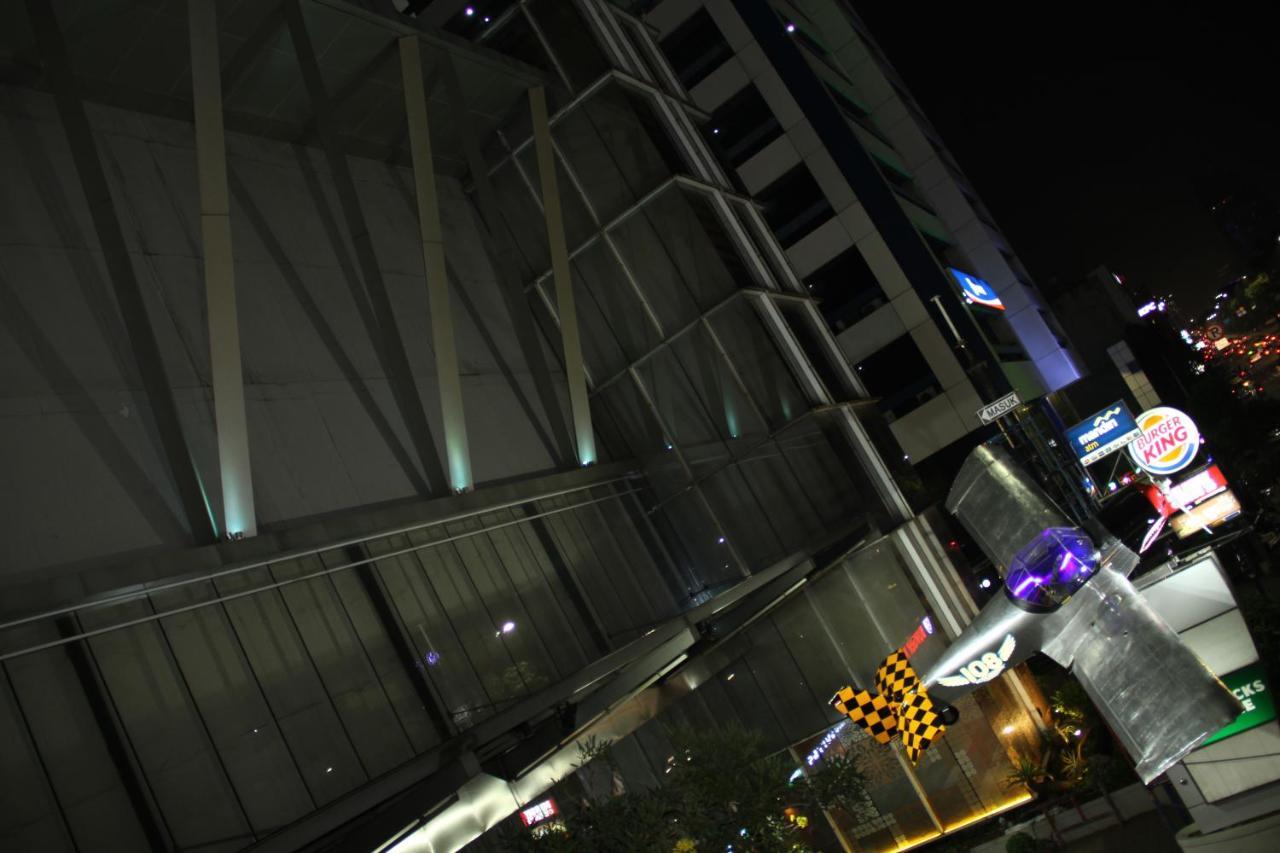 108 Hotel By Him Jakarta Exterior photo
